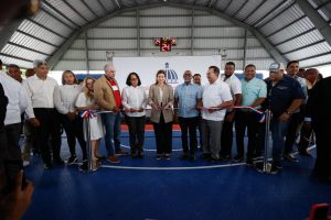 Gobierno entrega polideportivos en Higüey, El Seibo y Hato Mayor