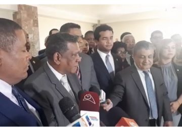 Diputados opositores se retiran en protesta por resolución de JCE Diputados opositores se retiran en protesta por resolución de JCE