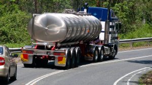 Insólito: Hurtan camiones que cargaban combustible en Haití