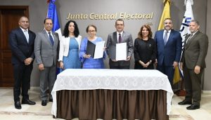 JCE y MP firman acuerdo busca reclusos puedan votar en el 2024