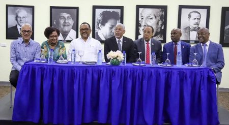 Juan TH presenta libro “Justicia y Corrupción”,  prólogo de Abinader