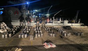 DNCD intercepta lancha con 531 paquetes cocaína y detiene a dos