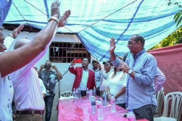 AZUA: Informan que dirigentes  del PLD y PRSC pasan al PRM