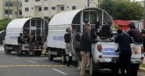 República Dominicana deporta 5 presuntos pandilleros haitianos