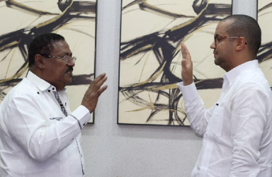 Juramentan nuevo director del Hospital Salvador B. Gautier