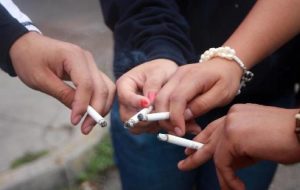 Salud Pública insta a los jóvenes a evitar el consumo de tabaco