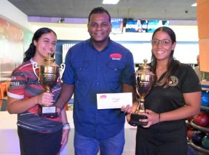 Carmina Hermón y Leticia Santos conquistan torneo de boliche