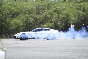 Mejores pilotos de EU, RD y PR en el evento de autos La Media Milla