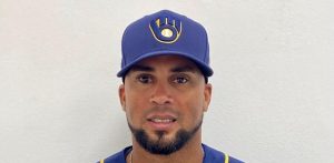 Juan Sandoval nuevo coach de pitcheo de las Estrellas Orientales