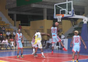 Quisqueya vence al Consuelo en la serie final del baloncesto de SPM