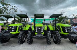 EL SEIBO: Agricultura entrega 6 tractores nuevos y sigue plan siembra
