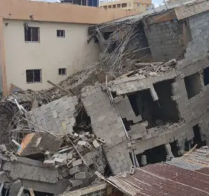 SAN CRISTOBAL: Sufre derrumbe edificio en construcción de 4 pisos