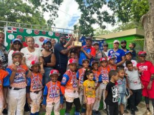 Estrellas de Los Frailes gana campeonato de beisbol U-8