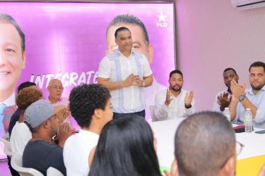 Luis Alberto promete poner a operar escuelas laborales en SDE Luis Alberto promete poner a operar escuelas laborales en SDE