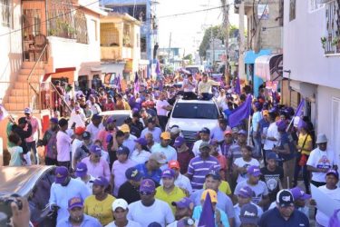 Dirigentes del PLD denuncian la inseguridad y arrabalización SDE Dirigentes del PLD denuncian la inseguridad y arrabalización SDE