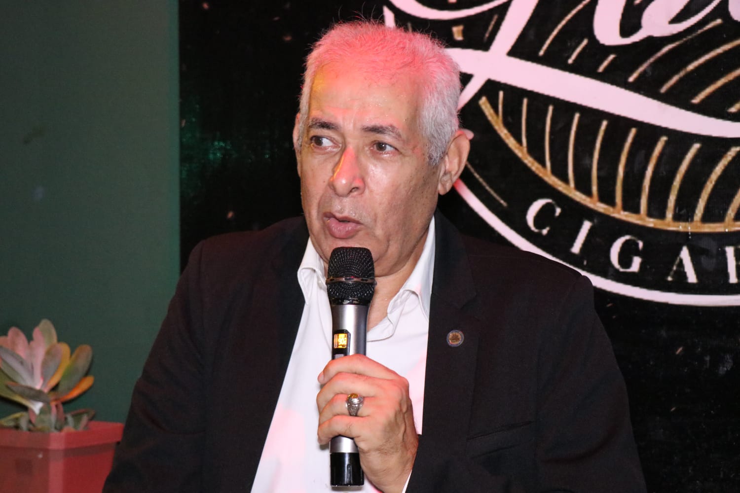 SANTIAGO: Candidato Alcalde PRD advierte peligro de cañada imagen