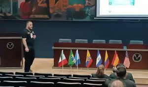 MEXICO: Podiatra dominicano dicta conferencias en universidad