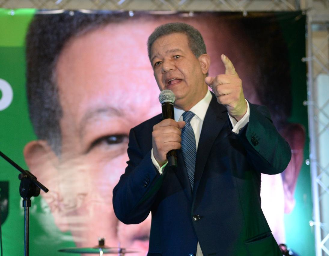 Leonel retoma actividades tras aislamiento por contagio COVID imagen