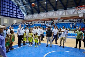 Presidente dominicano inaugura un polideportivo en la región Este