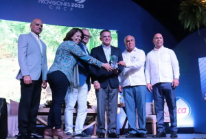 Presidente Grupo Rica llama jóvenes emprendedores ser persistentes