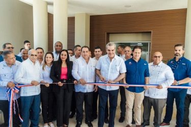 Presidente Luis Abinader entrega Hospital Municipal de Esperanza