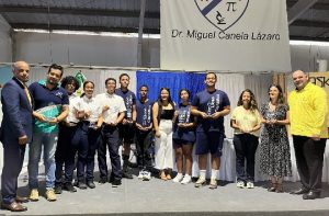 Academia de Ciencias reconoce estudiantes liceo Hermanas Mirabal
