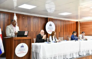 Salud Pública cierra otros 12 centros médicos ilegales y van 39 este año Salud Pública cierra otros 12 centros médicos ilegales y van 39 este año