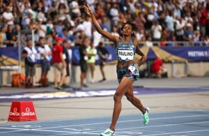 Marileidy Paulino gana en París con nuevo record en 400 metros