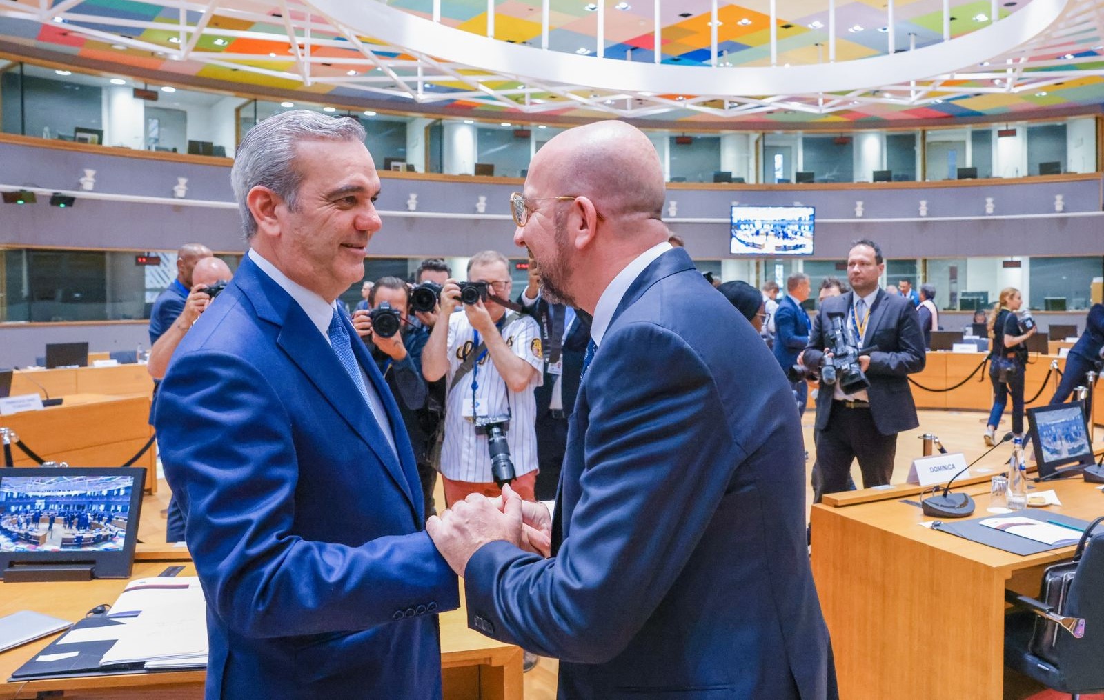 BRUSELAS: Luis Abinader se reúne con líderes europeos y del Caribe imagen