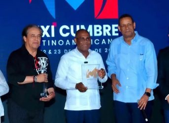 Cumbre reconoce diputado por sus aportes a la cultura y niñez