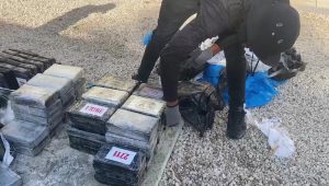 BARAHONA: La DNCD ocupa 100 fardos de  cocaína en un chequeo