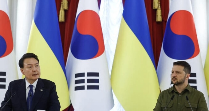 Presidente surcoreano promete más ayuda humanitaria a Ucrania imagen