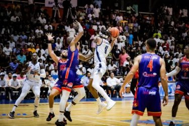 Jassel Pérez y Randy Bautista brillan y Titanes empatan en LNB