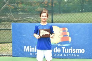 Miguel Baquero es campeón de la Copa Maíz U14 Grado 2 de Tenis