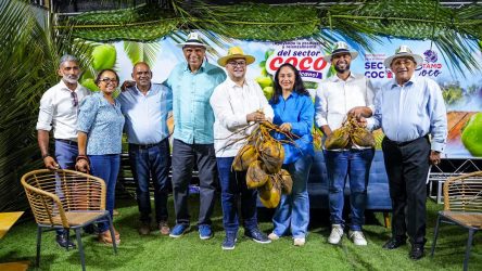 FEDA relanza la producción de coco en el país; celebra festival en Nagua