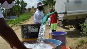 Déficit de agua potable golpea sectores del Gran Santo Domingo