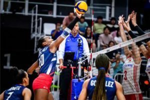 Voleibol femenino dominicano vence a China en Copa Naciones