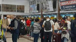 ESPAÑA: Dominicanos varados tras cancelación de vuelo por fallas técnicas