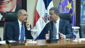 PLD niega reunión expresidentes Medina y Leonel Fernández