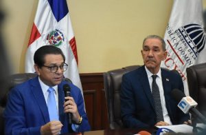 Gobierno inicia implementación de la recertificación médica en RD