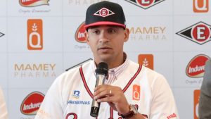 Presentan Víctor Estévez dirigente de Leones; vaticina corona beisbol