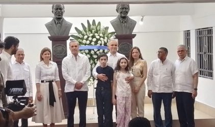 Presidente asiste misa por 7 años de la muerte de Hatuey Decamps