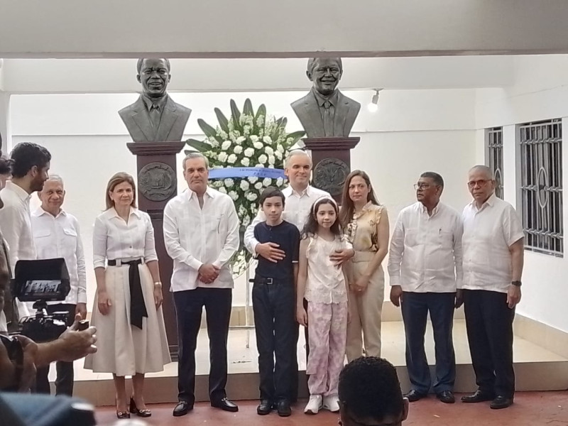 Presidente asiste misa por 7 años de la muerte de Hatuey Decamps