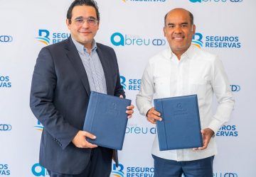 Seguros Reservas firma acuerdo para cobertura cirugía robótica