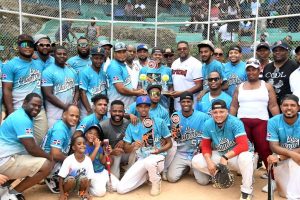 Los Compadres ganaron softbol B de ligas del Distrito Nacional