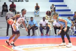 Calero mantiene invicto torneo basket superior Santo Domingo