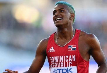 Alexander Ogando avanza a semifinales Mundial Atletismo