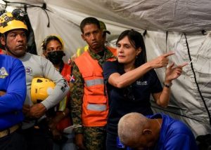 Altice entrega donaciones a los equipos socorro de San Cristóbal