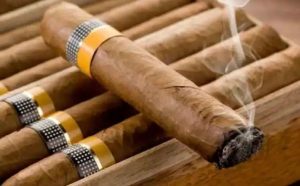 Corte EU niega a FDA derecho a retringir el comercio de cigarros