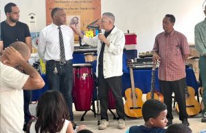 Alcaldía SDE dona instrumentos musicales a casa cultural Villa Faro